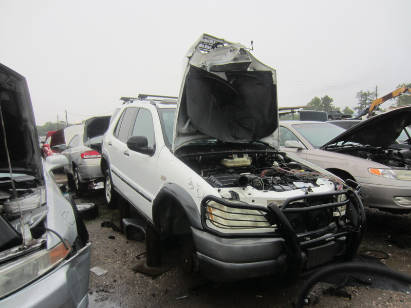 Illustration for article titled Lookin' through a junkyard